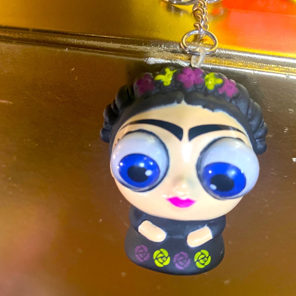 ROLLING EYES FRIDA TYPE KEYCHAIN LOS CABOS EYES ROLL IN DIFFERENT DIRECTIONS 2” - Picture 4 of 8